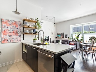 2037 Rue Clark Photo 7