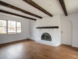 141 Av. Jasper Photo 10