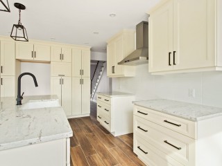 141 Av. Jasper Photo 2