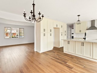 141 Av. Jasper Photo 4