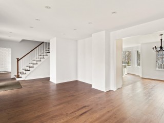141 Av. Jasper Photo 7